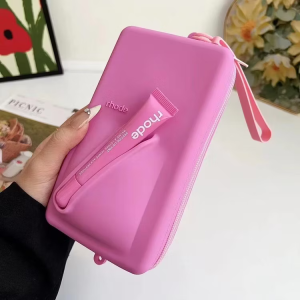 Rhode torbica with lipstick roza